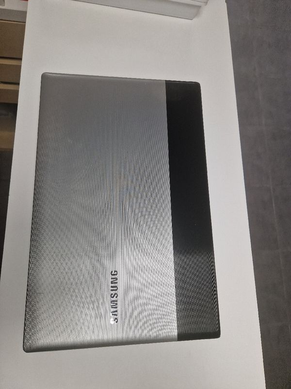 Pc portable Samsung Np-rv711
